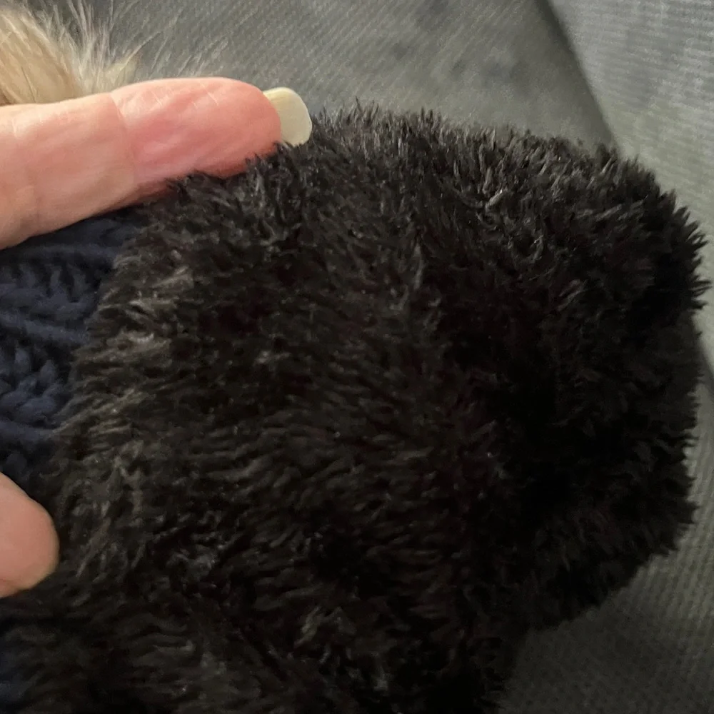 Navy Blue Pom Pom Beanie - Picture 2 of 3